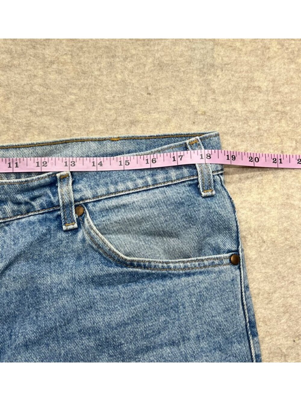 Vintage Levi's 540 Distressed Medium Wash Relaxed Fit Denim Jeans Orange Tab 38 - Picture 8 of 9